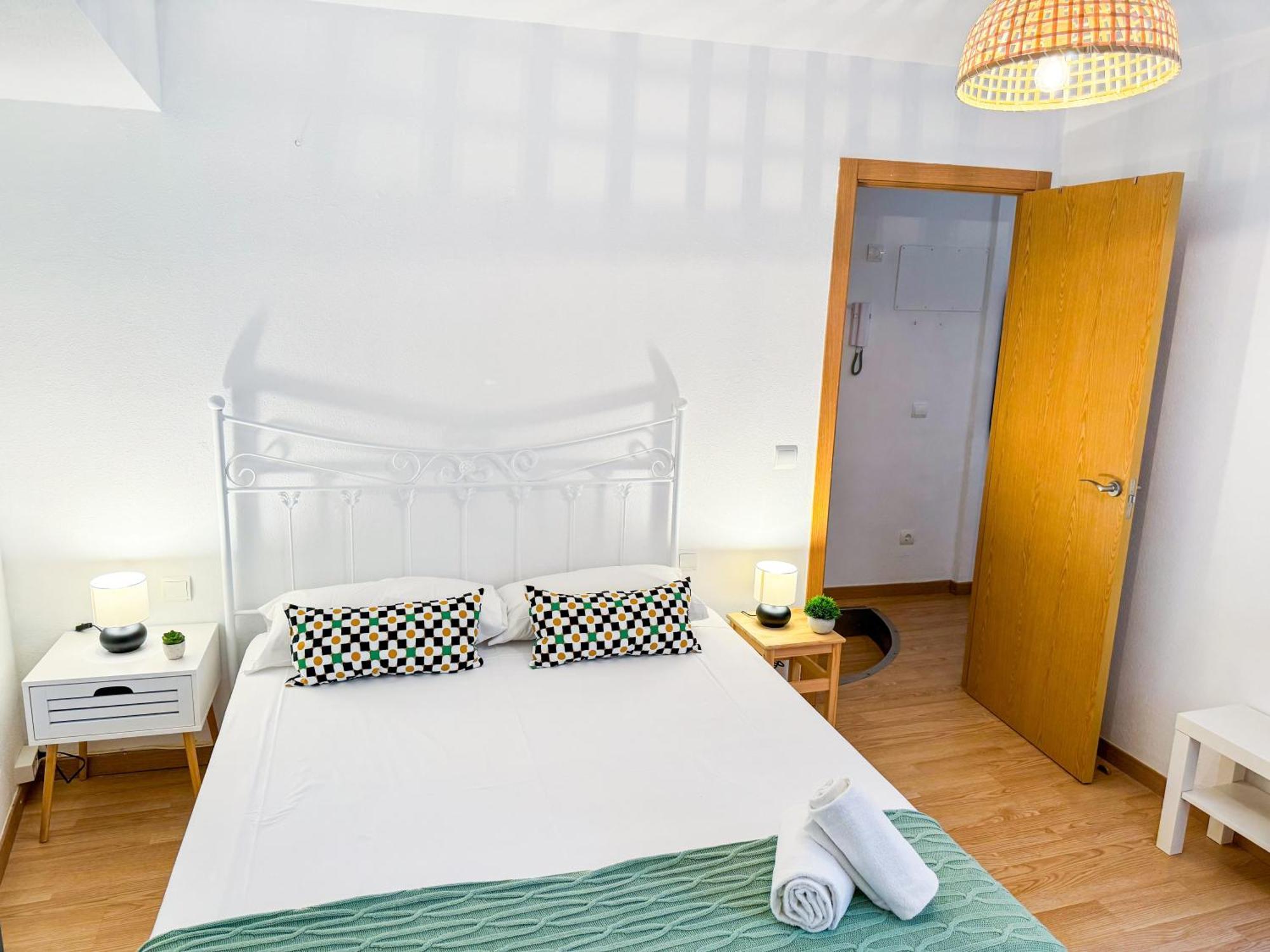 Travesia Del Pirineo Turistea Apartment อูเอสกา ภายนอก รูปภาพ